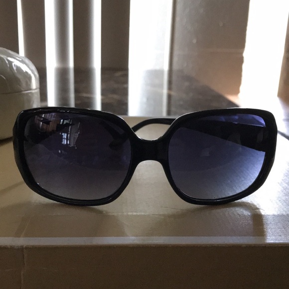 MK sunglasses with large Coach case - Picture 3 of 11